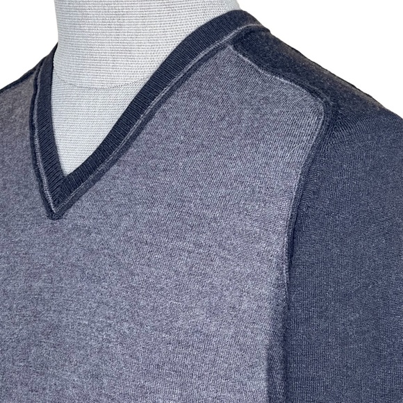 Men’s Banana Republic Extra Fine Merino Wool V-Neck Sweater Size Large - Picture 9 of 10